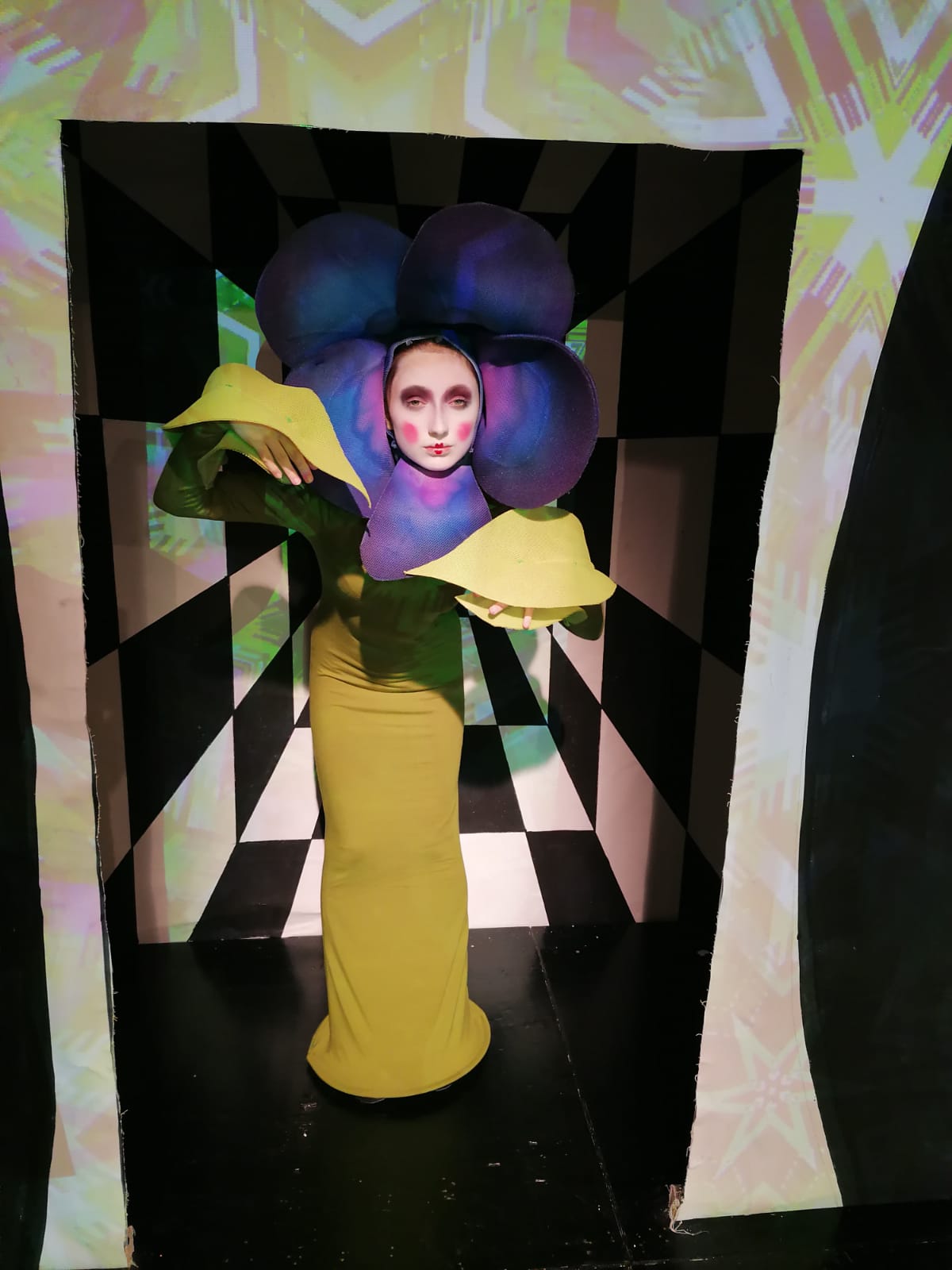 Alice im Wunderland, Theater Kulturbrigaden, Theater Fletch Bizzel, Regie: Rada Radoijcic