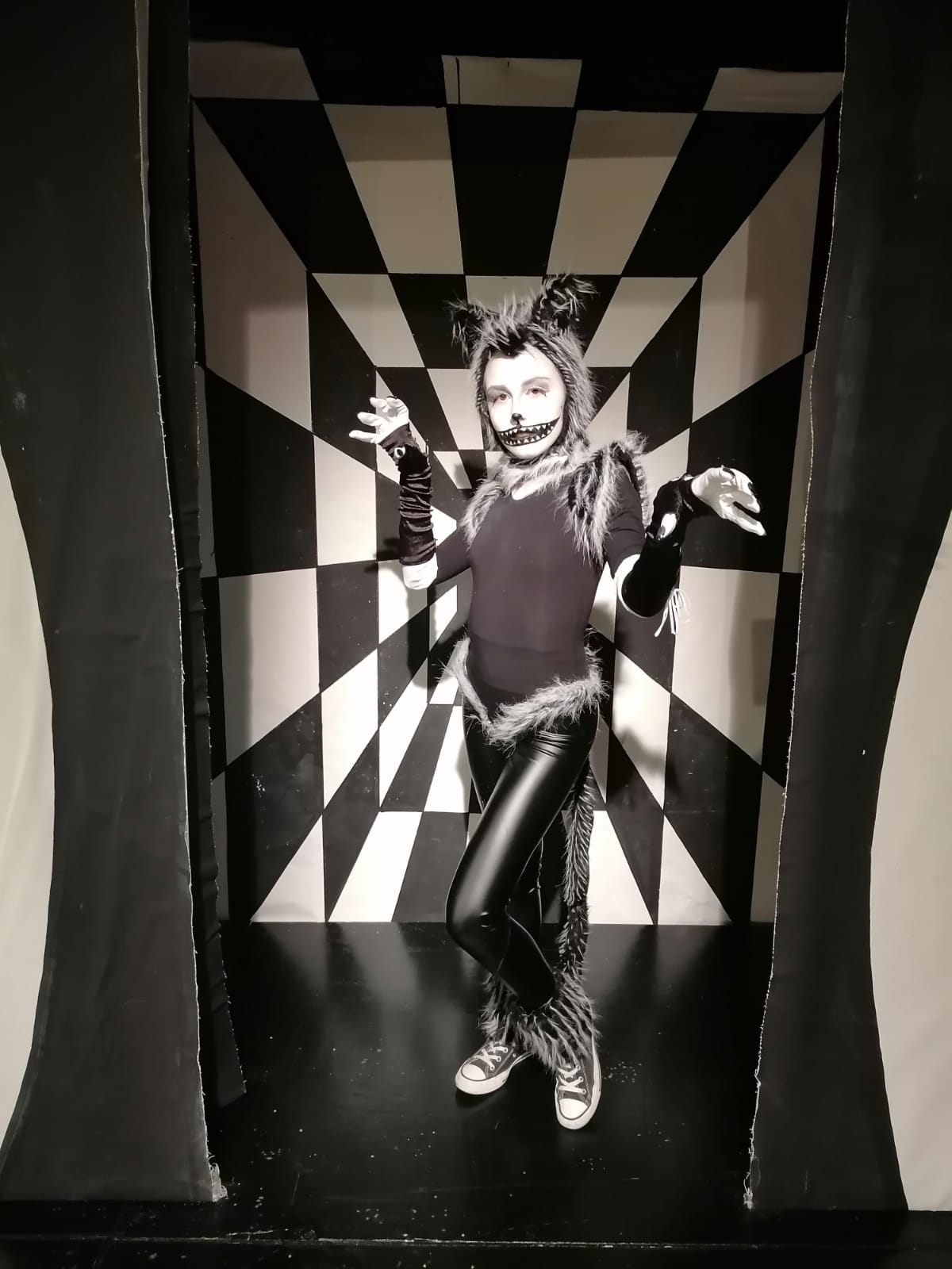 Alice im Wunderland, Theater Kulturbrigaden, Theater Fletch Bizzel, Regie: Rada Radoijcic