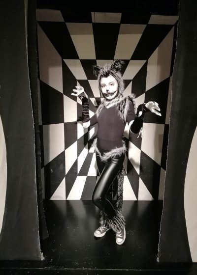 Alice im Wunderland - Theater Kulturbrigaden - Kostüm Design und making, Bühnenbild Design - Regie: Rada Radoijcic